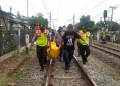 Pria Tua Tewas Tertabrak Commuterline Di Depok, Terseret hingga Puluhan Meter