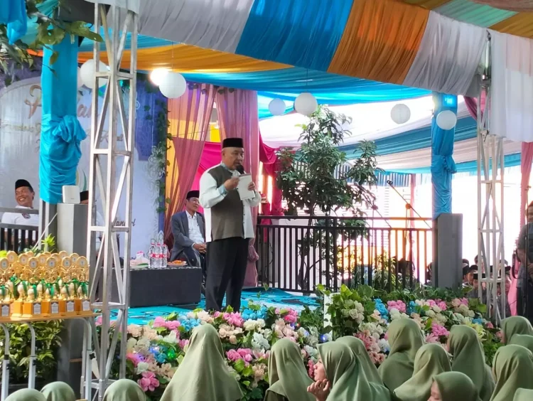 Hadiri Perayaan HUT ke-5 Pondok Pesantren Al-Kindi, Idris Ajak Santri Rajin Belajar