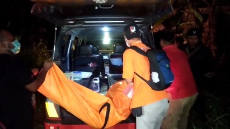 Geger, Mayat Perempuan Tanpa Busana Ditemukan Di Perkebunan Kosong