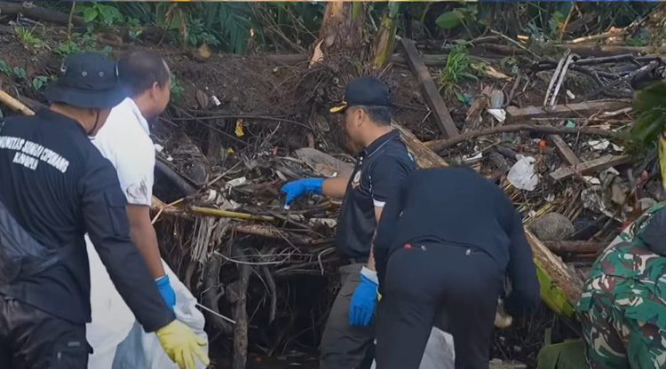 KLH Dan Pemkot Depok Terus Berkolaborasi Bersihkan Sungai Cipinang